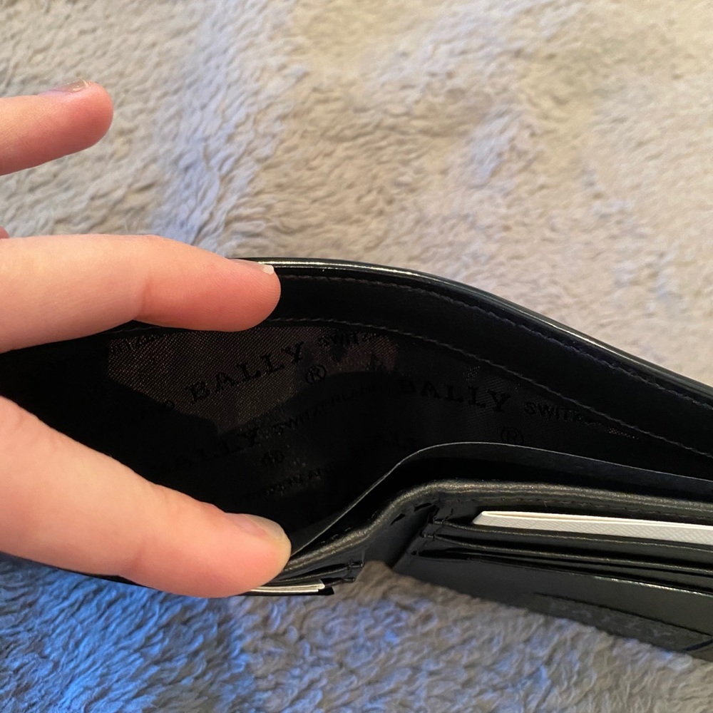 Men’s Wallet - Picture 4 of 8